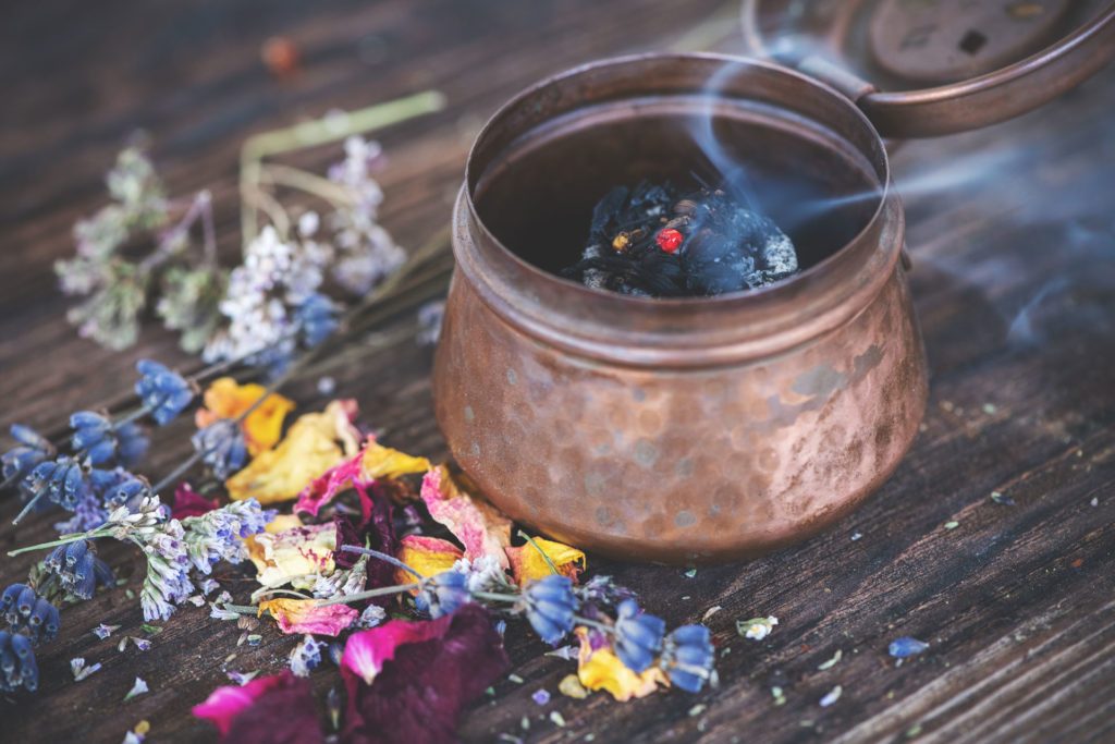 borromaeus-apotheke-salzburg-home-raeuchern